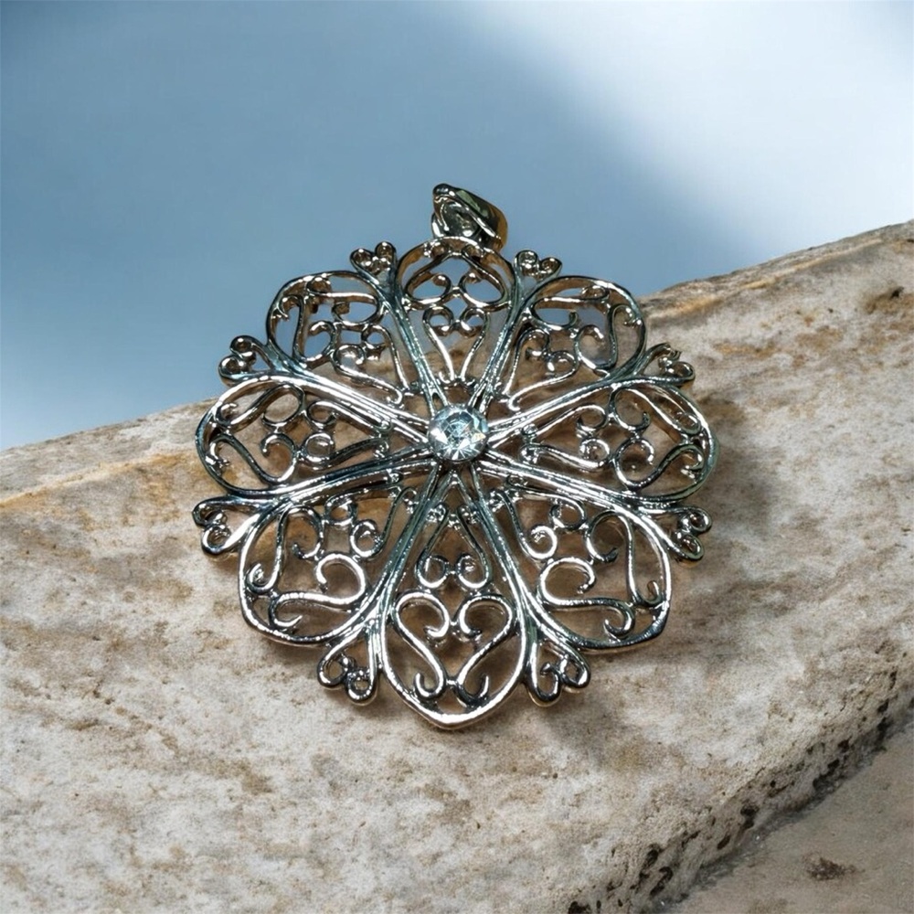 Fashion Jewelry Gold and Silver Filigree Pendant